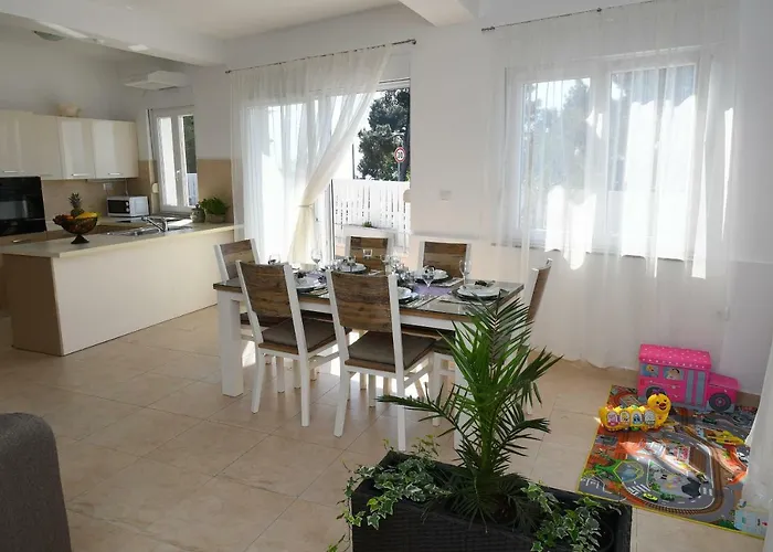 דירה Libra With Sea View אופטיה