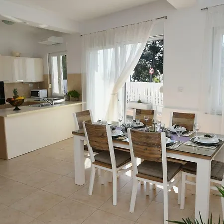 Libra With Sea View Apartment *