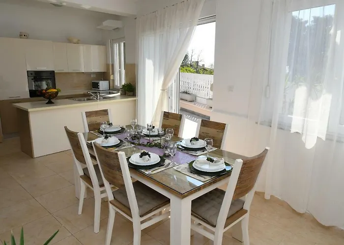 Libra With Sea View Apartament